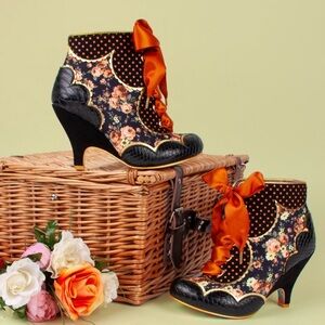 Irregular Choice Dolly Mixture Lace Up Boots Orange Black Floral 40 GUC